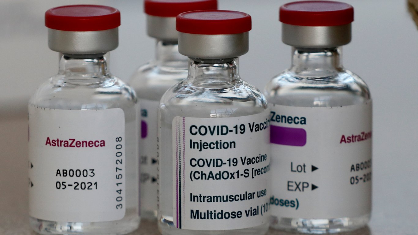 Вакцина AstraZeneca на Львівщині - 40 тисяч доз невикористаного препарату утилізують