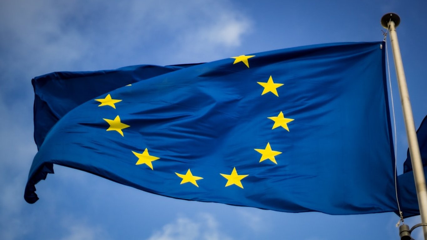 ЄС виключає Україну з зеленого списку: у МЗС дали пояснення