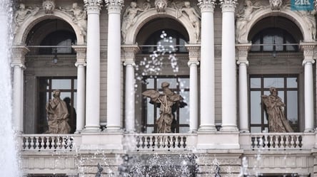 Что означают статуи на верхушке Львовской оперы: история восьми муз - 285x160
