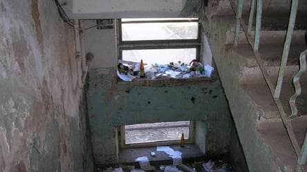 У Києві вкрали гроші на ремонт під'їздів - 285x160