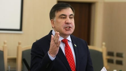Обед по расписанию: "голодающий" Саакашвили питается кашами с мясом. Появилось видео - 285x160
