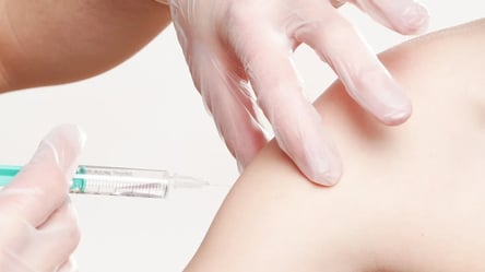 В Україні затвердили форму довідки про протипоказання до COVID-вакцинації - 285x160