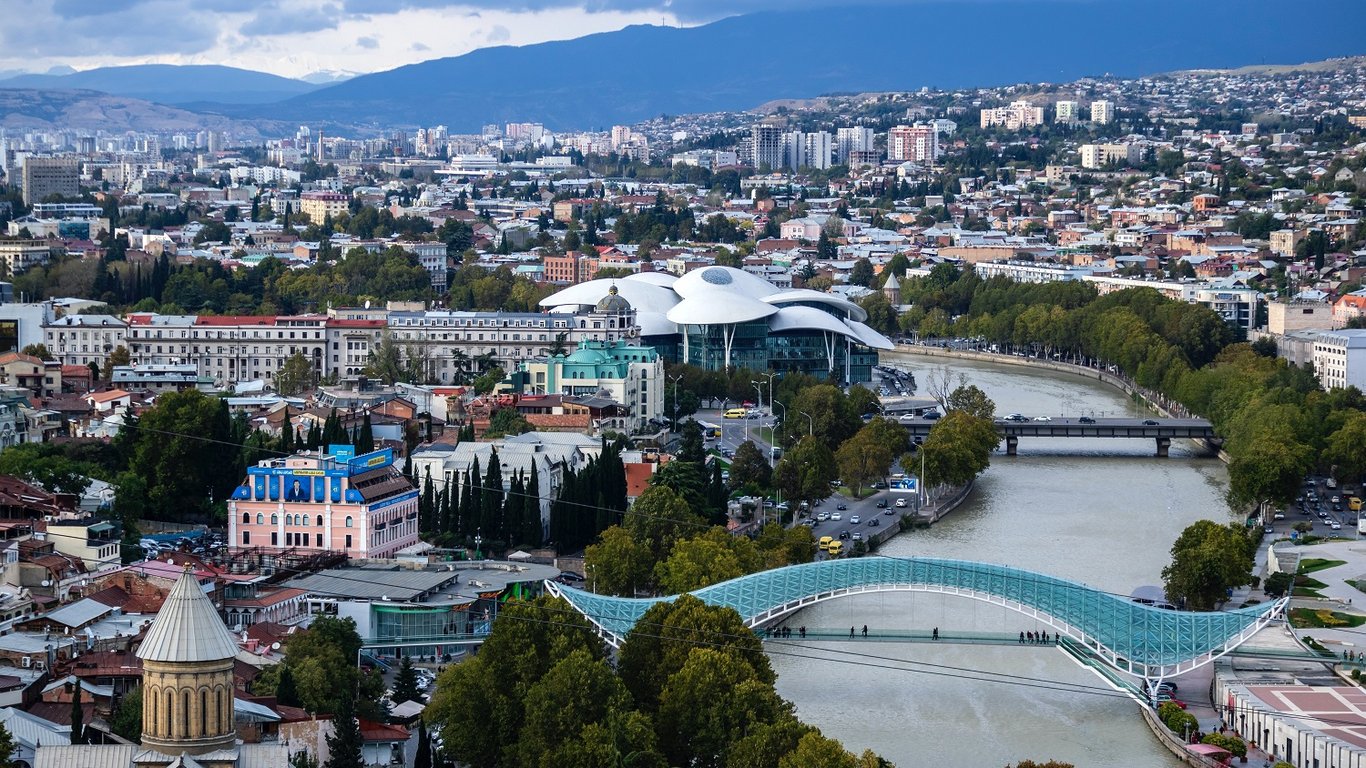 В Грузии введут новые карантинные правила для местных и туристов: что изменится