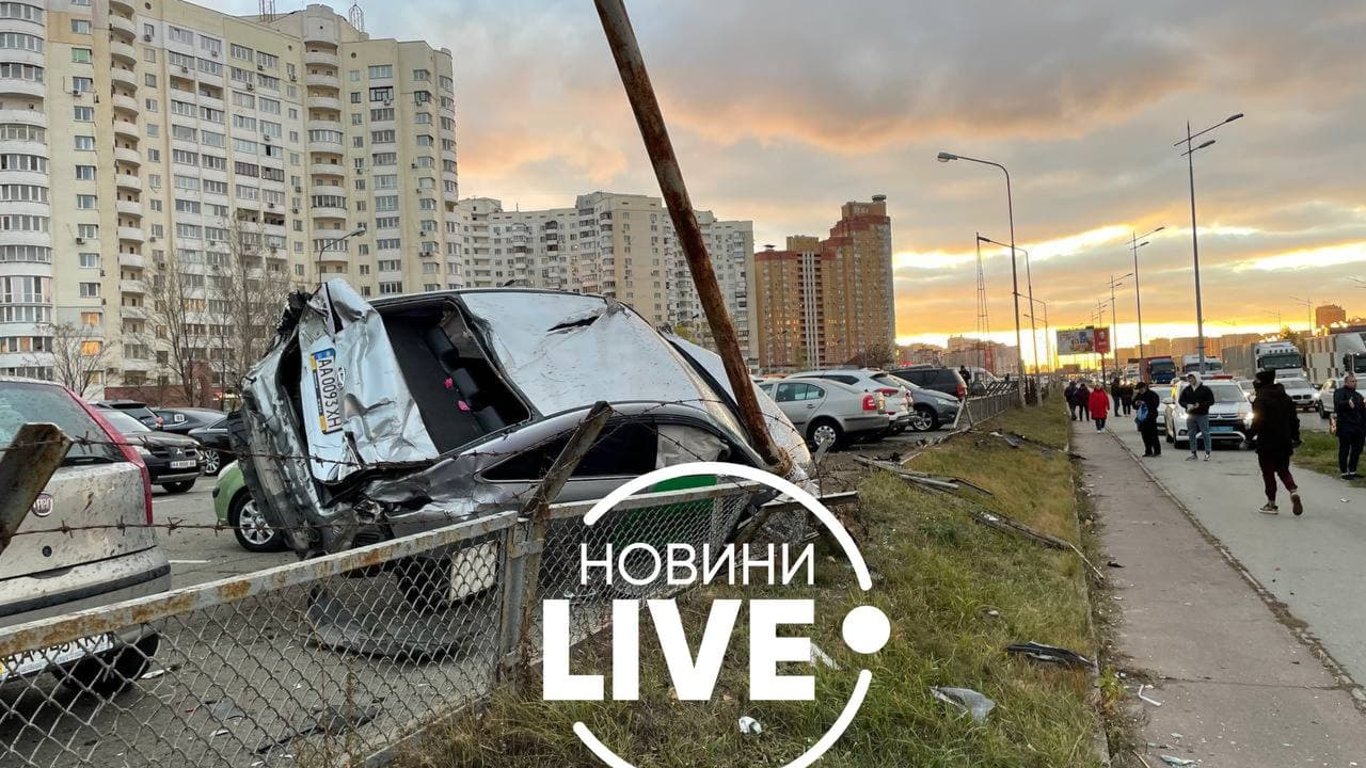 ДТП в Киеве - таксист протаранил 6 автомобилей