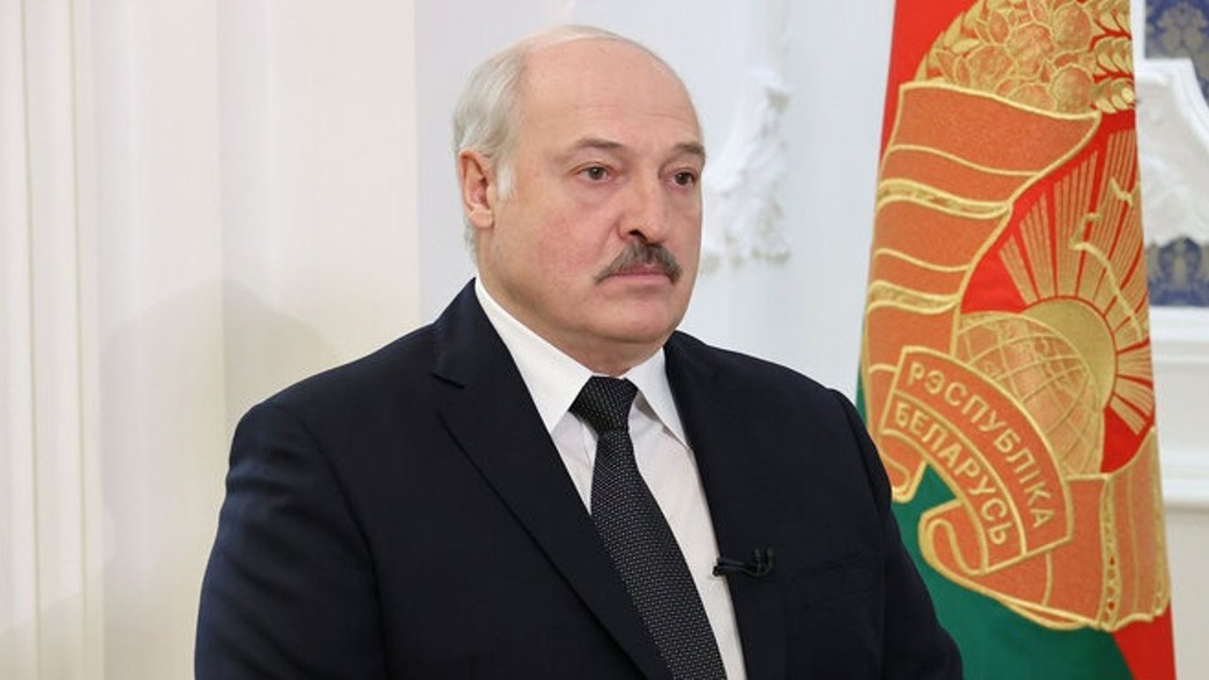 Ситуація на кордоні Білорусі та Польщі - Лукашенко пригрозив вторгненням Росії