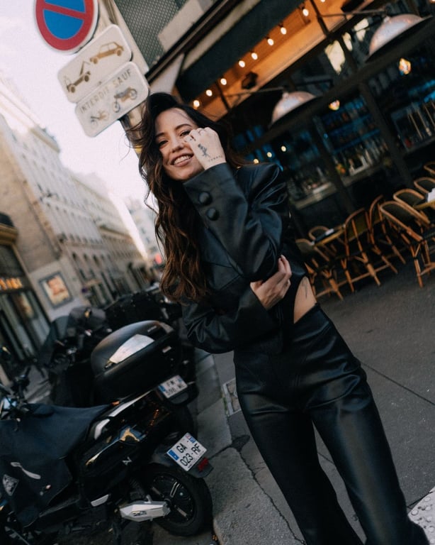 Надя Дорофеева похвасталась фигурой