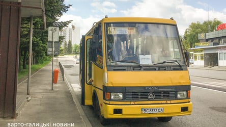 На Львовщине водитель выгнал из маршрутки ребенка из-за отсутствия маски. Видео - 285x160