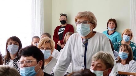 Готовы объявить голодовку: на Львовщине медики требуют выплатить им зарплату - 285x160