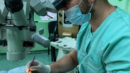 Львівські медики провели ризиковану операцію та врятували зір 34-річному чоловіку - 285x160