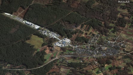 Лагерь мигрантов на границе с Польшей показали на спутниковых снимках. Фото - 285x160