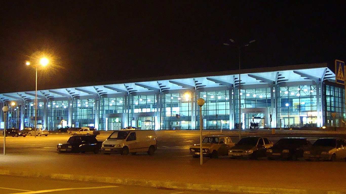 Взрывчатка в аэропорту Харькова – подробности