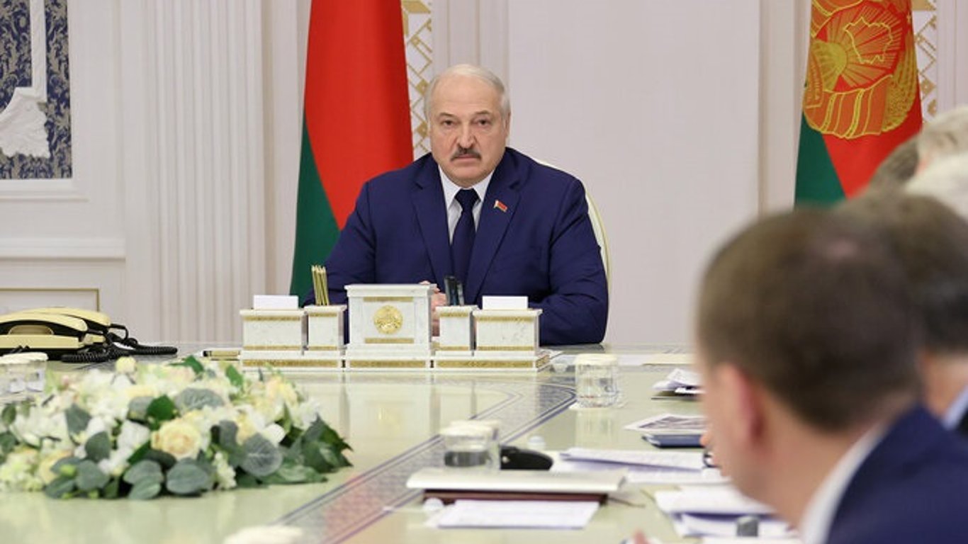 Ситуація на кордоні Білорусі та Польщі - Лукашенко заявив про спроби перекинути зброю з Донбасу