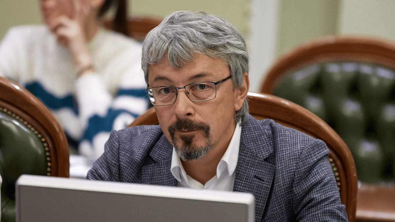 Олександр Ткаченко подав у відставку