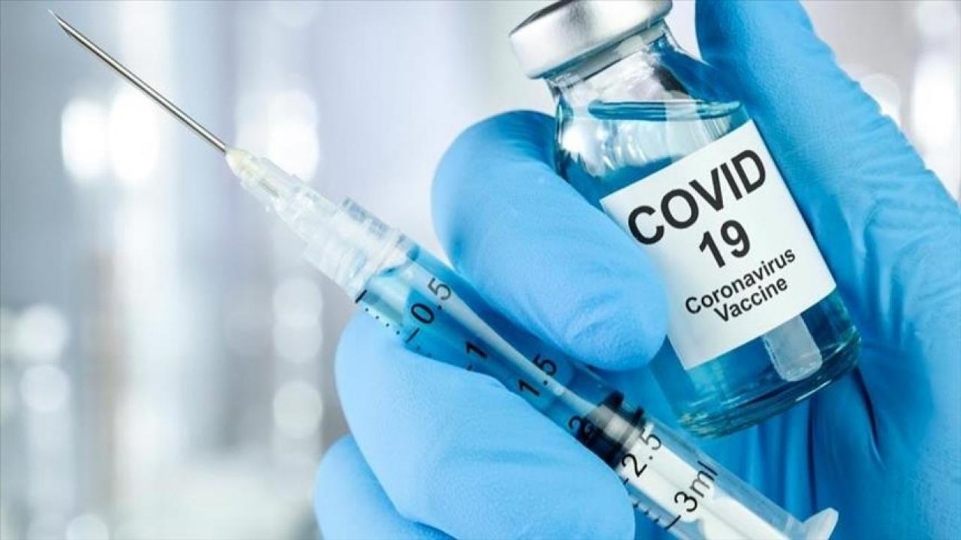 В Україні розширять перелік професій для обов’язкової COVID-вакцинації: хто до нього потрапить