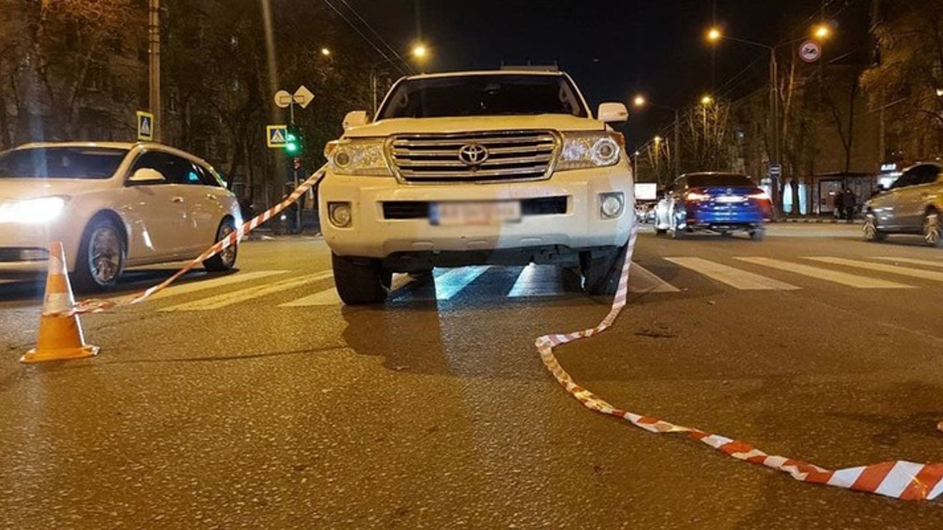 Новые подробности о водителе Land Cruiser, сбившем парня и девушку на пешеходном переходе в Харькове