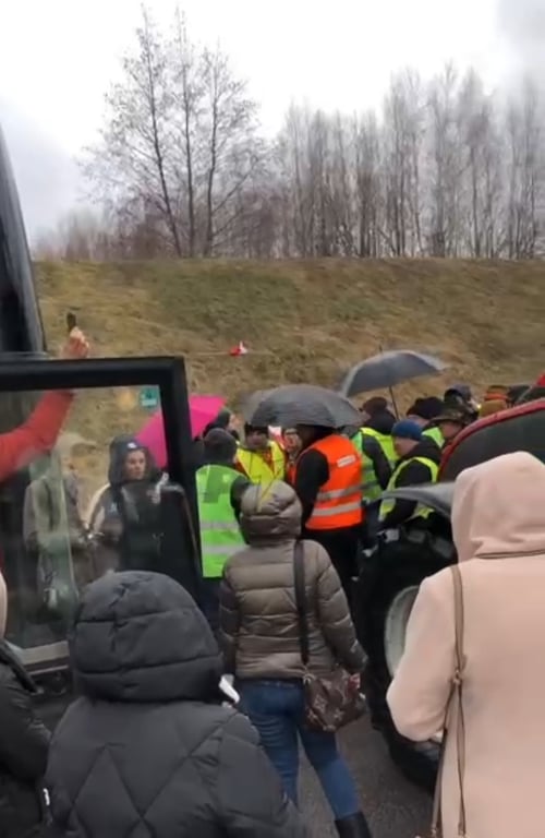 реакция Кубракова на блокировку пассажирского автобуса