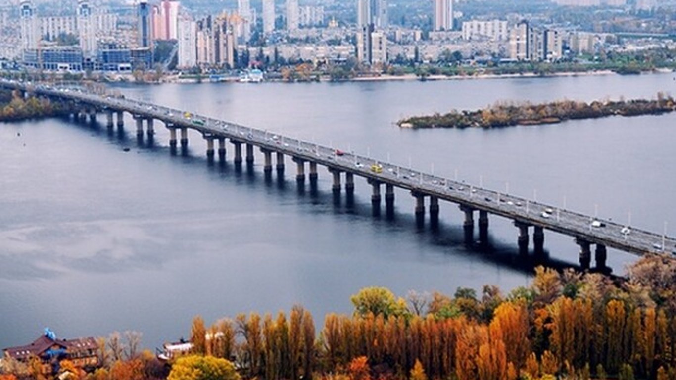 Міст Патона у Києві розвалюється на очах - відео