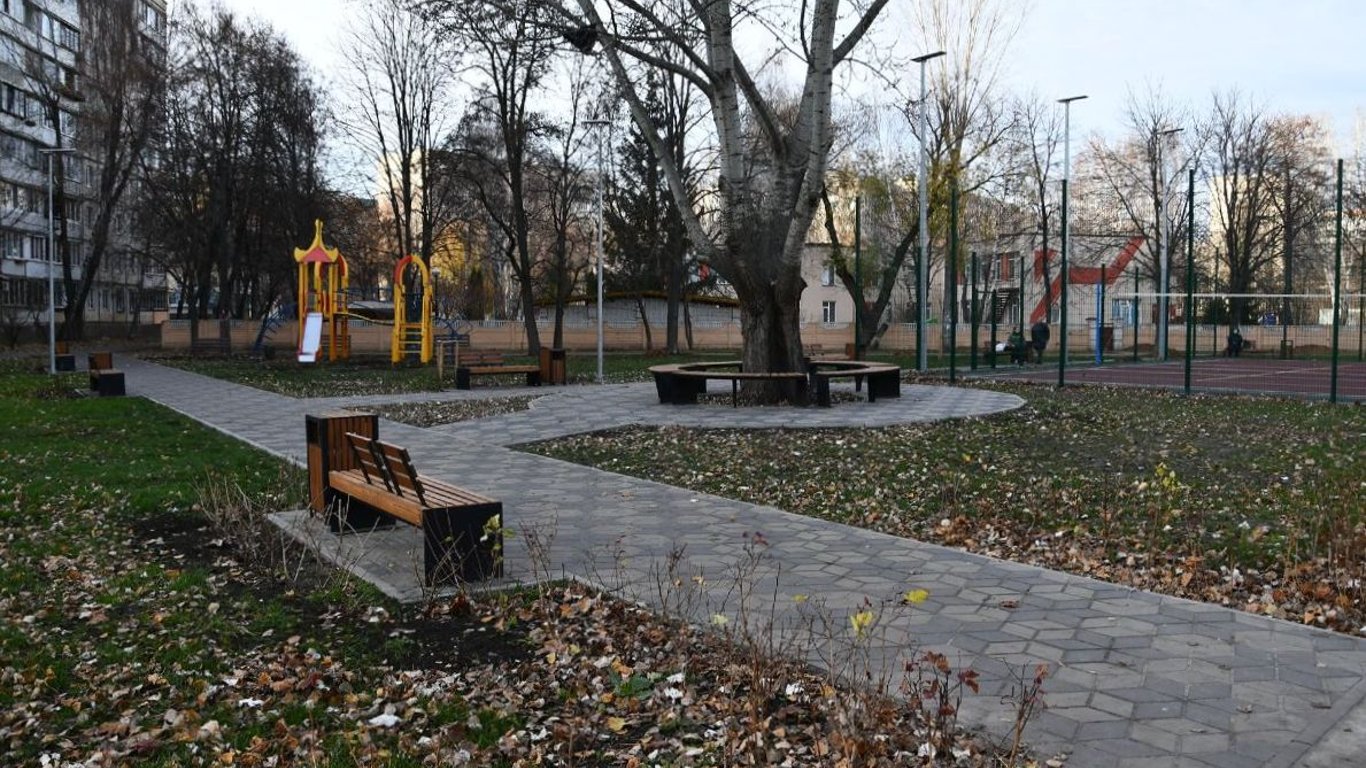 Парки Киева - в Голосеевском районе открыли новый сквер