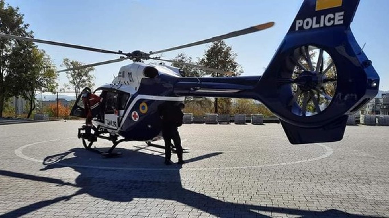 На Львовщине тяжелых больных доставляют вертолетом - стоимость одного вылета