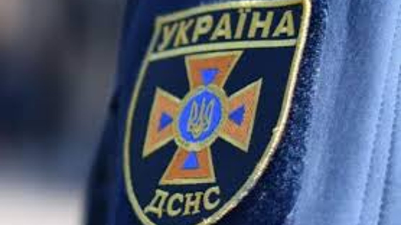 В Харькове спасатели вытащили из оврага мужчину - подробности