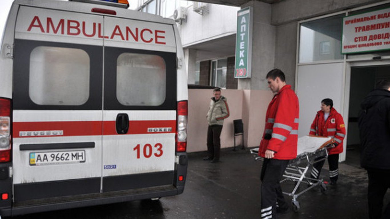 Водителя жестоко избил охранник парковки - Новости Киева