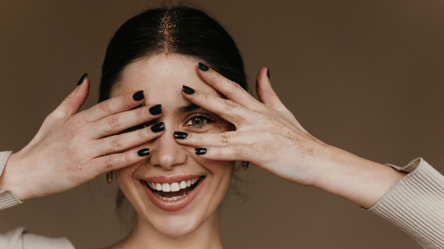 Місячний календар манікюру на січень 2026 — коли дати краси - 285x160