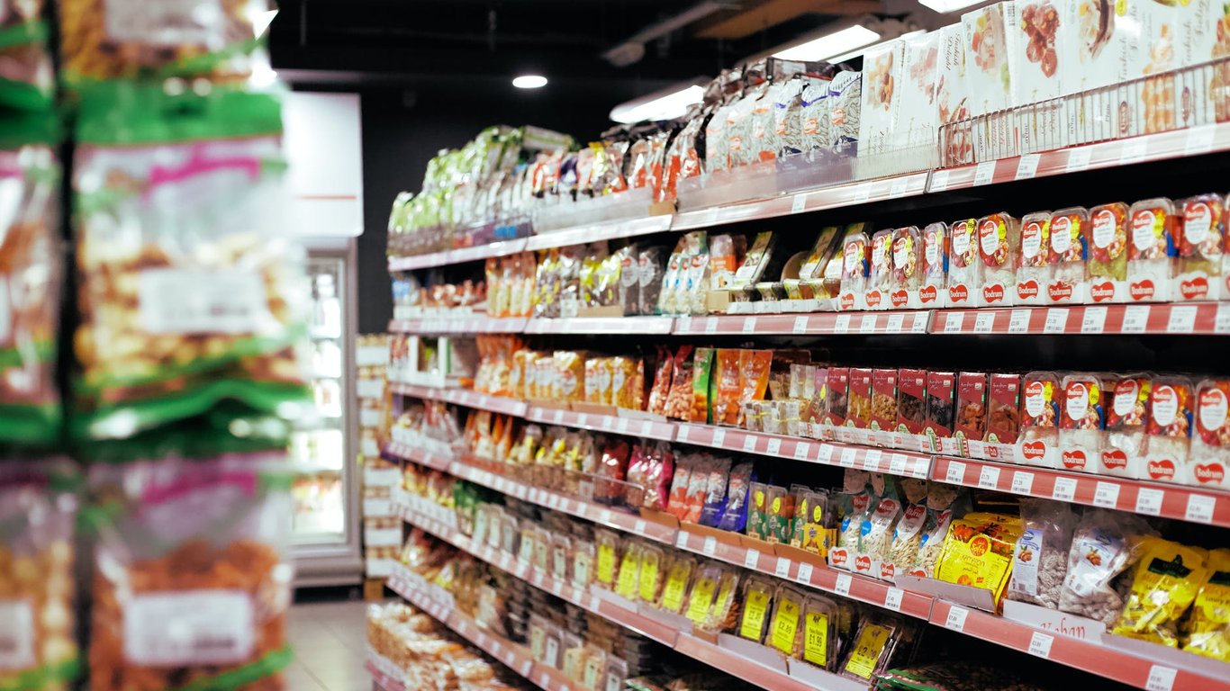 Цены на продукты – как выросли цены на популярные крупы, хлеб и макароны