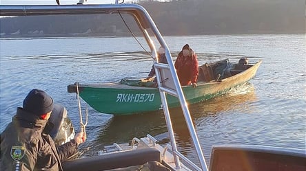 "Трюки" на воді: на Канівському водосховищі схопили рибалку. Фото - 285x160