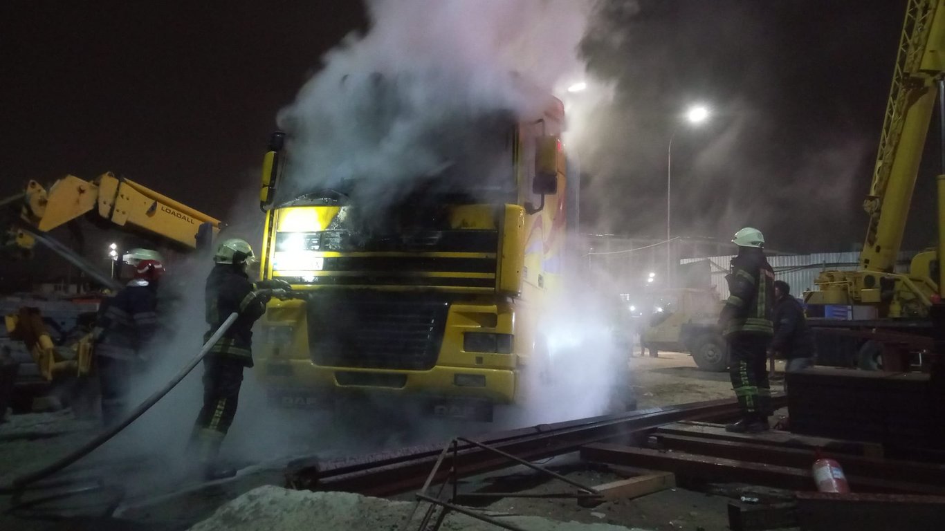 Пожежа біля ТРЦ Oсean Plaza - що сталося - Новини Києва