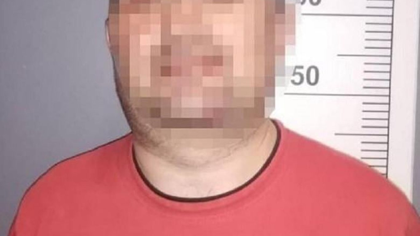 В Киеве пьяный мужчина напал с ножом на подростка