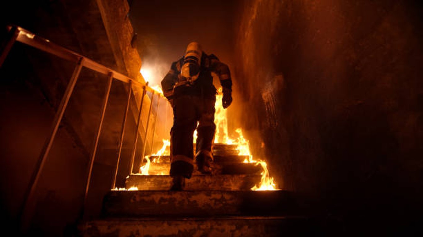Пожежа у центрі Харкова – близько 30 квартир пошкоджено