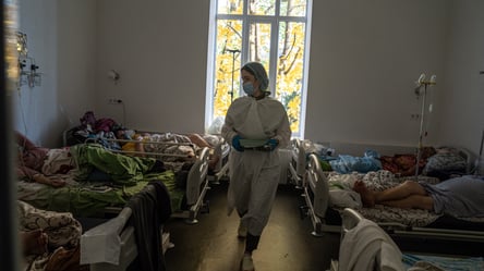 Смертность от COVID-19 зашкаливает, в Украине умерших — вдвое больше, чем указано в статистике, — ученый из НАН - 285x160