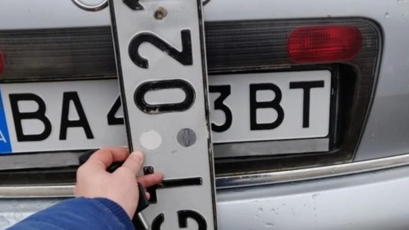 Львовская область стала лидером в количестве авто привезенных из-за границы