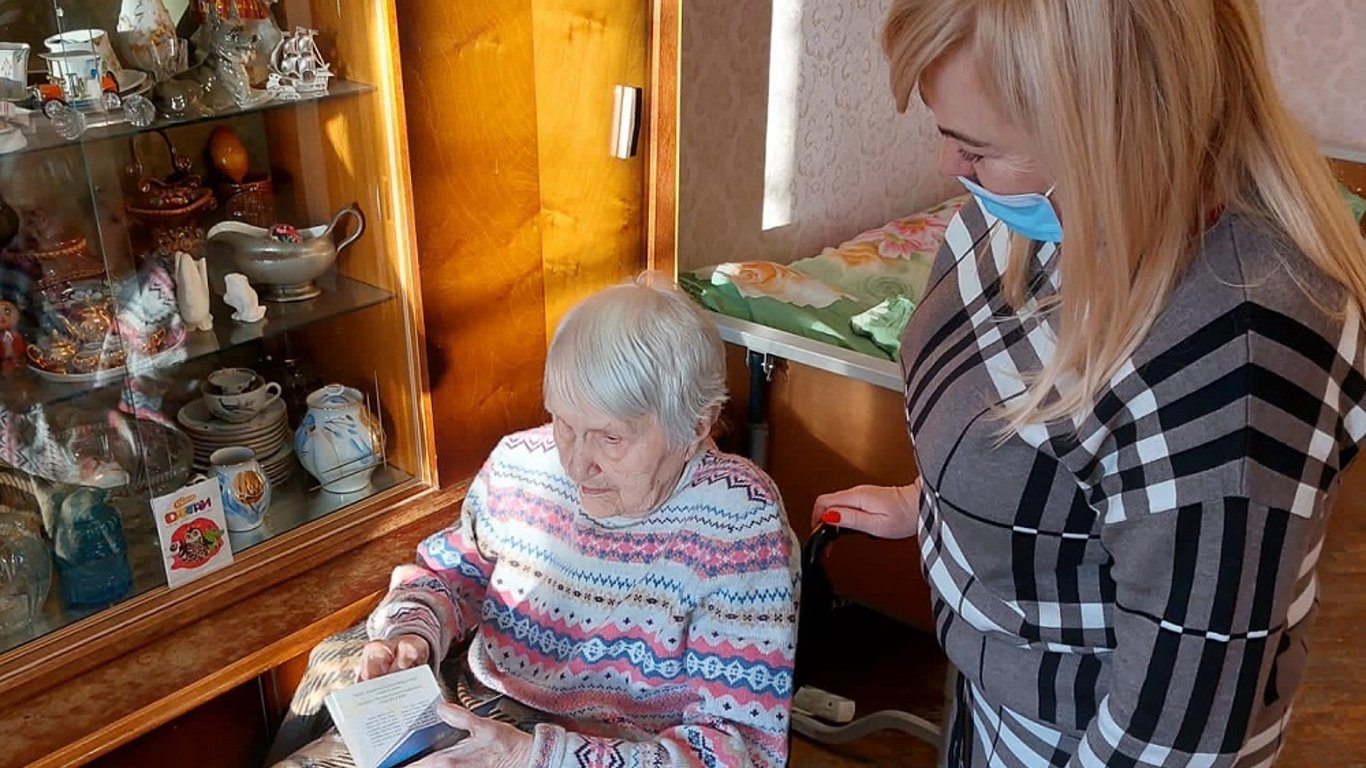 Одеситка отримала закордонний паспорт у 104 роки — Новини Одеси