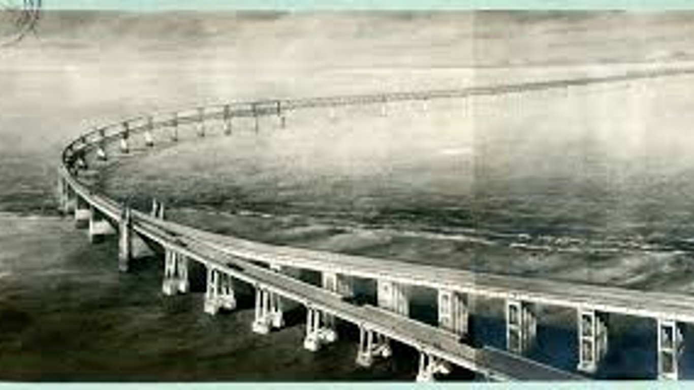 Как выглядел мост через Керченский пролив в 1944 году