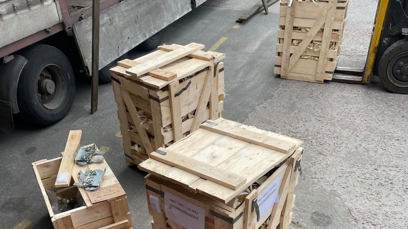 Киевские таможенники обнаружили запрещенный товар из России