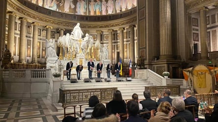 Львівський гурт виступив у паризькому храмі. Фото, відео - 285x160