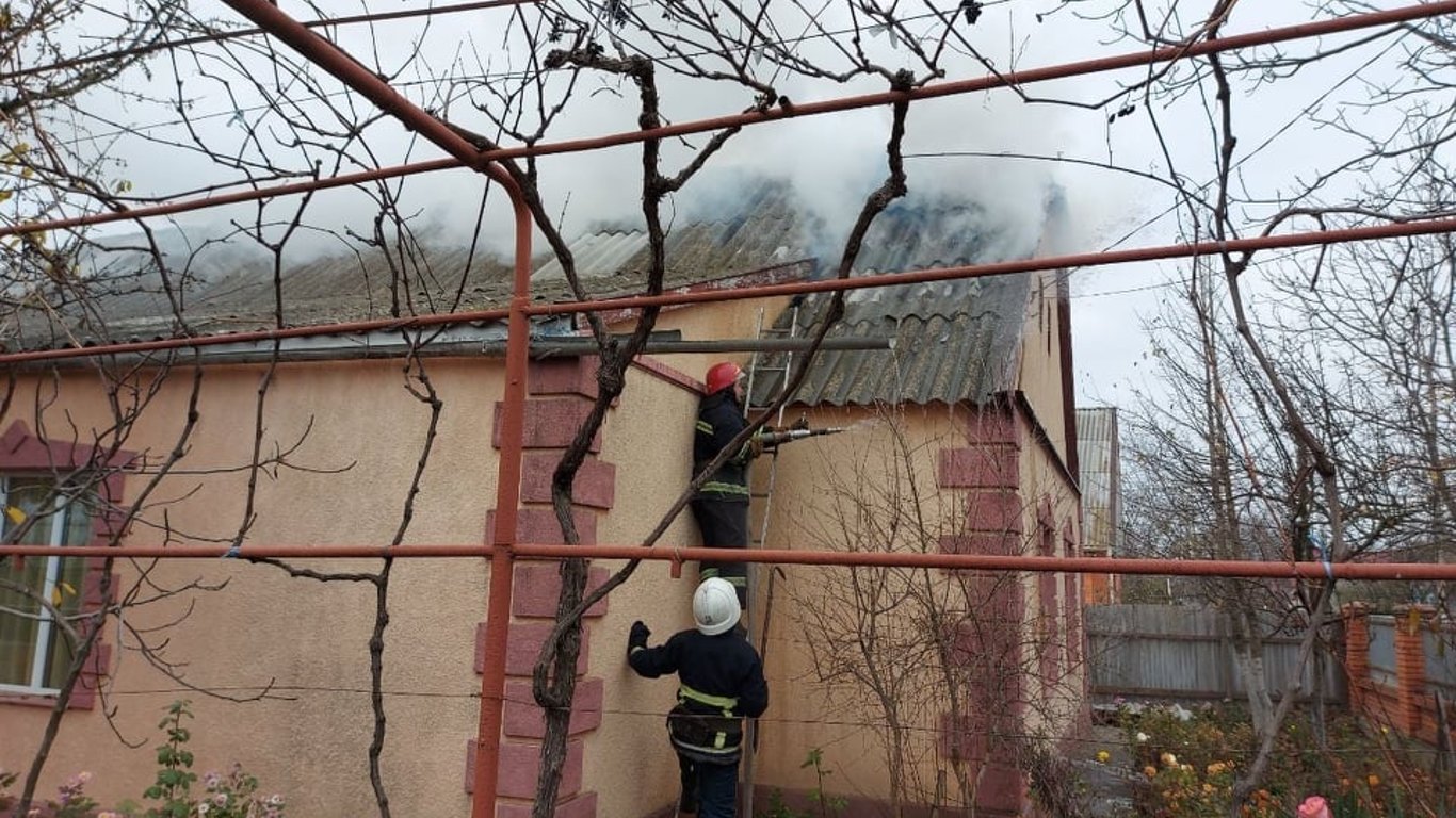 В Одесской области горел частный дом - сократило электросеть