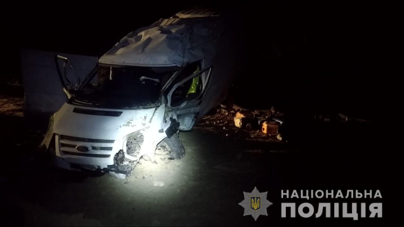 ДТП под Харьковом – погиб водитель микроавтобуса – детали