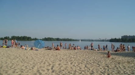 У Києві засудили пару, яка знімала порно на пляжі - 285x160