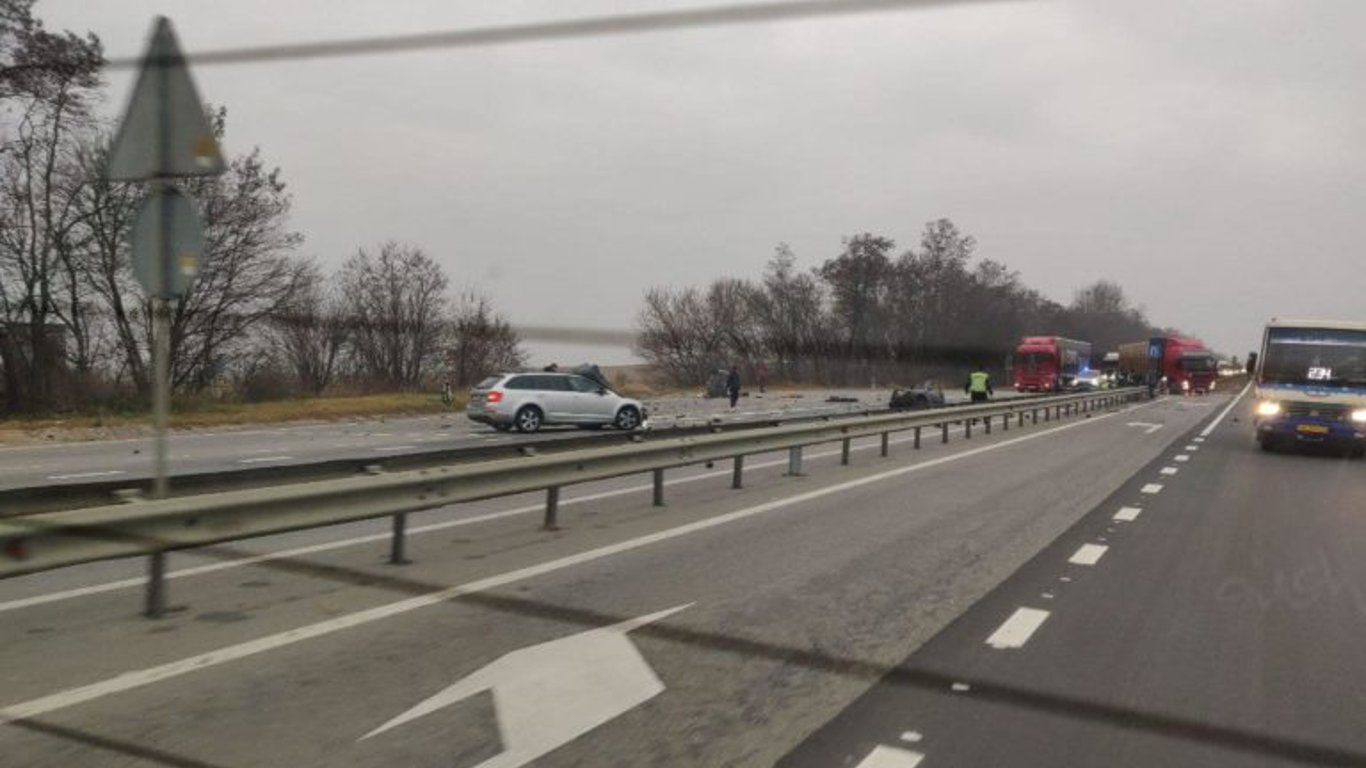 ДТП на трассе Киев-Чоп 18 ноября - погибло двое людей