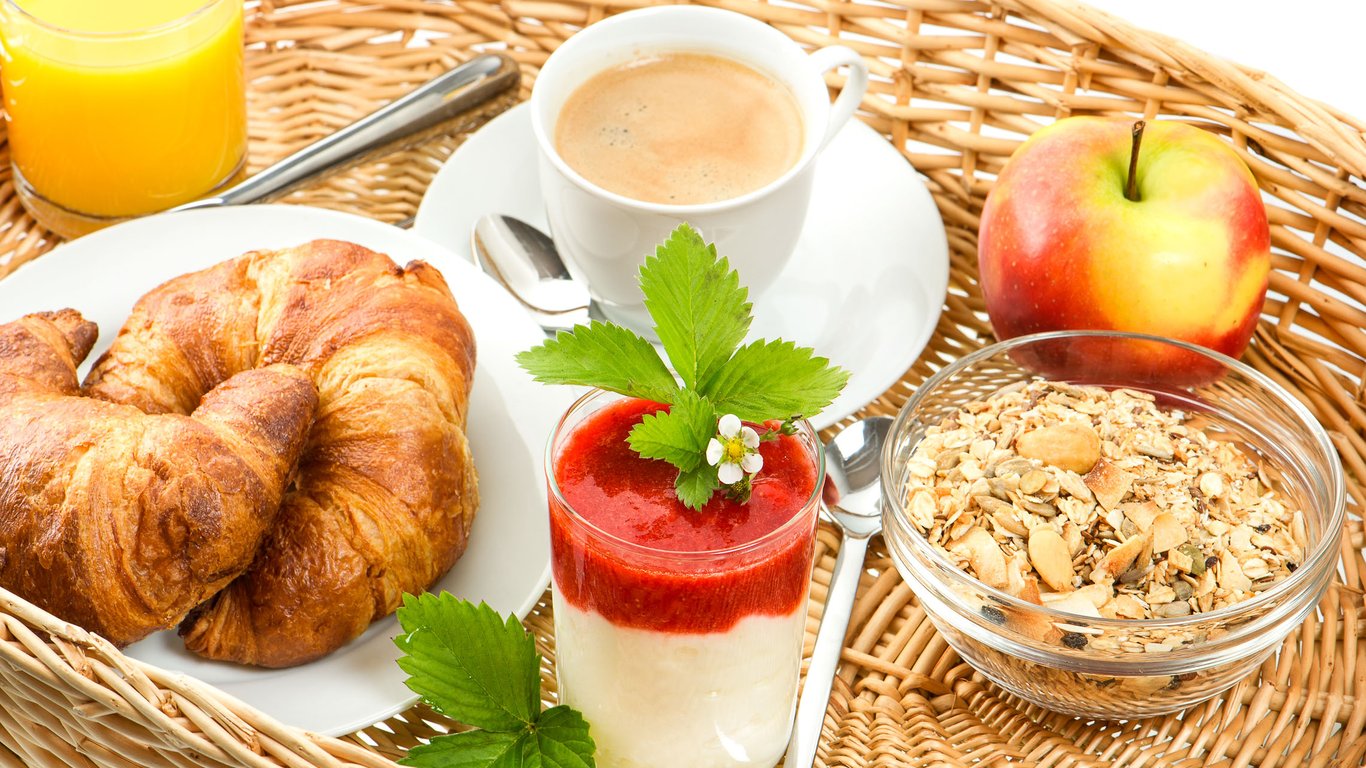 10 продуктів, які не треба їсти зранку