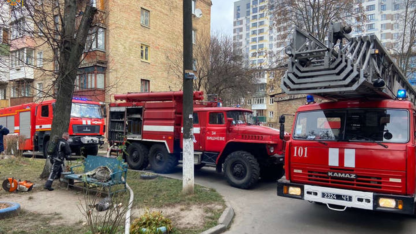 Пожежа під Києвом - чоловік згорів у власній квартирі