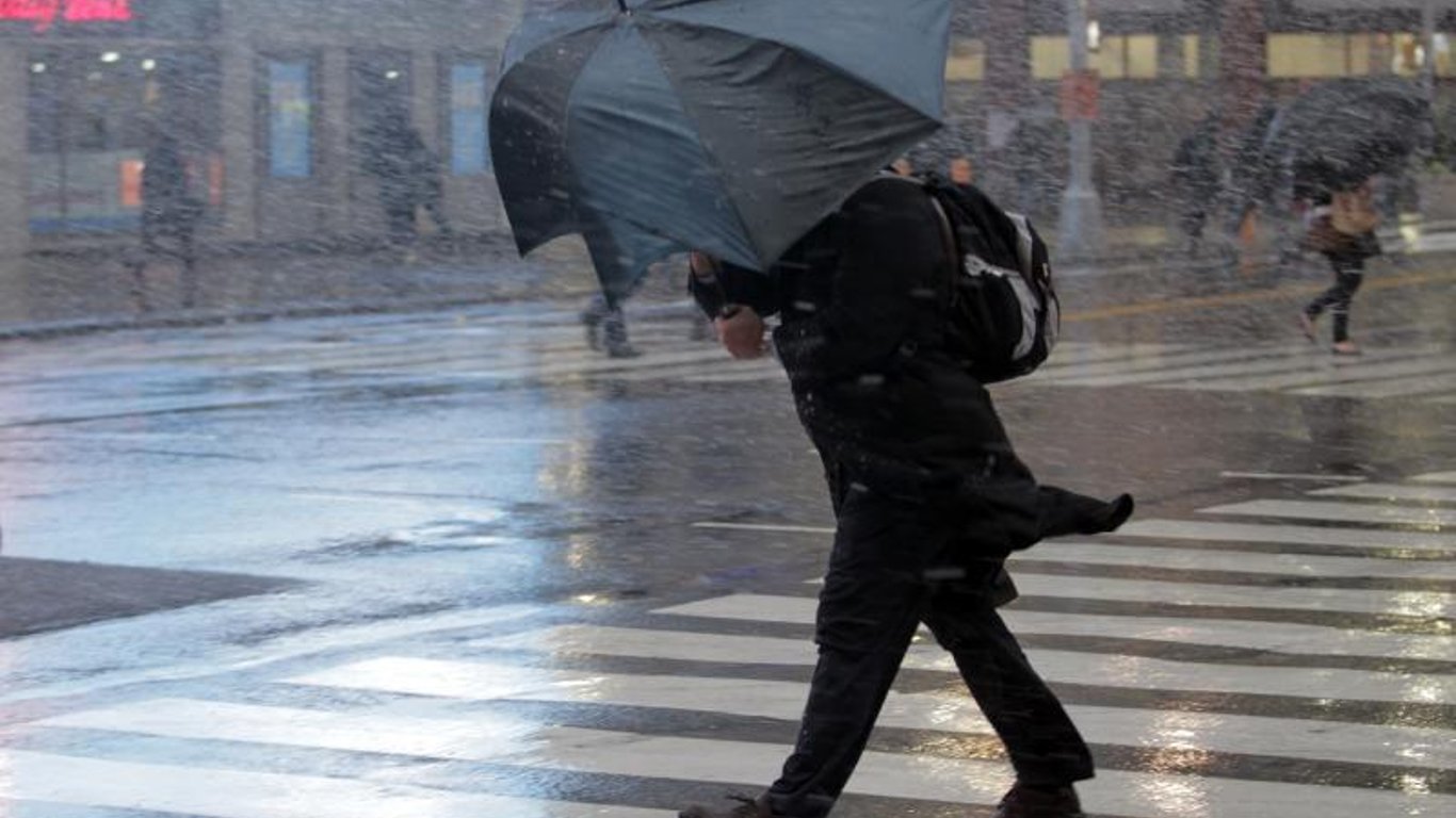 Погода у Києві - киян попередили про ураганний вітер