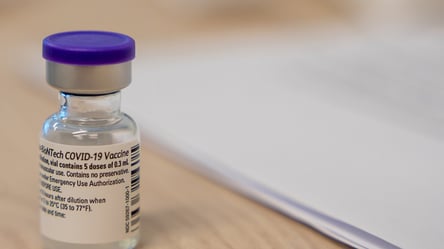 На Львівщину прибула нова партія вакцини "Comirnaty": скільки доз отримала область - 285x160