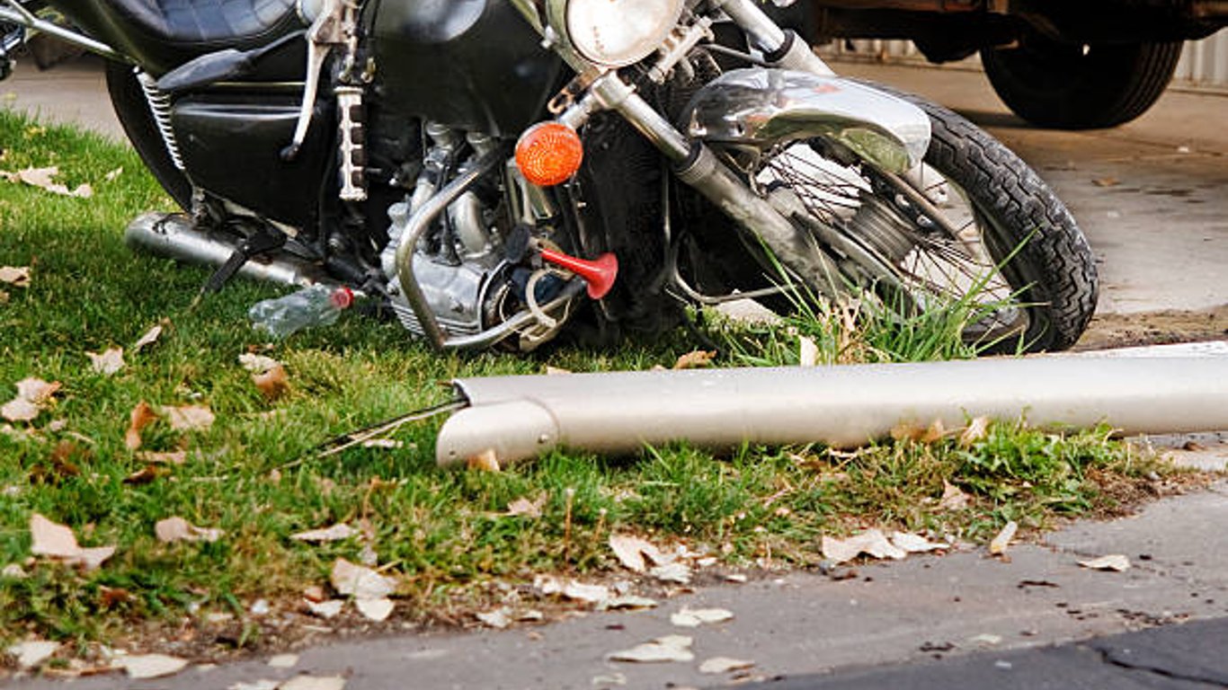 ДТП в Харьковской области – пострадал 72-летний мотоциклист