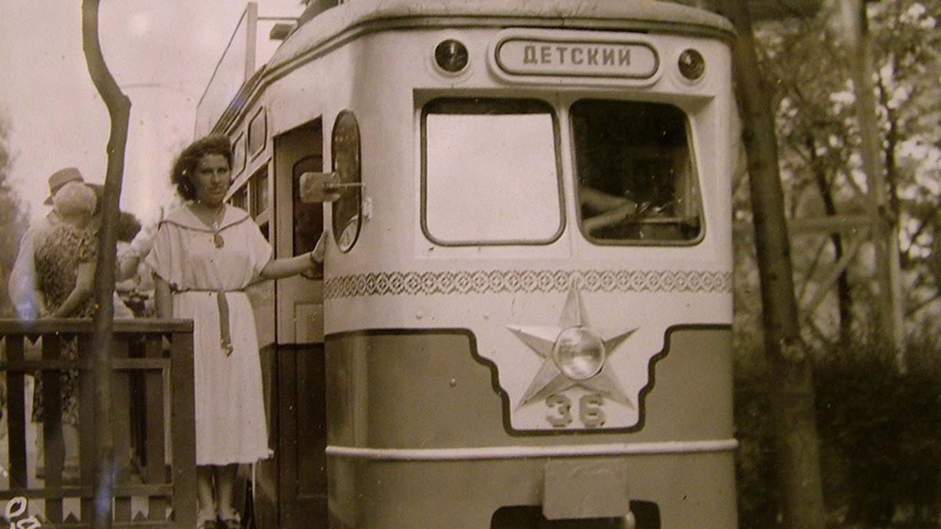 Как выглядел детский трамвай в Одессе - видео 1956 года