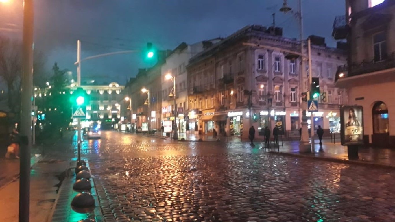 У Львові маршрутка збила пішоходів і тіло жінки протягнула на інший кінець міста
