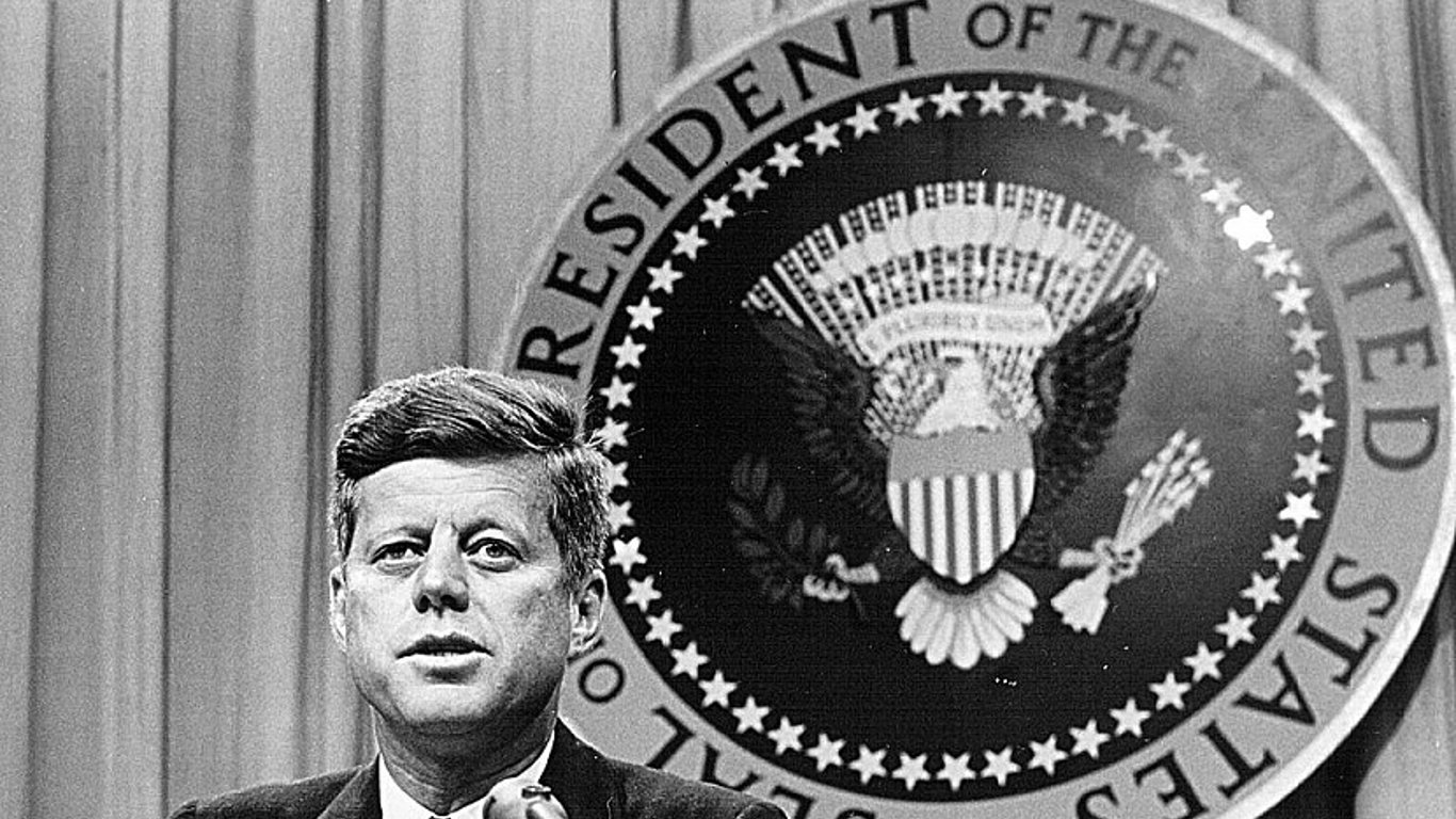 Джон Кеннеди убит 58 лет назад - убийство века, которое попало на видео