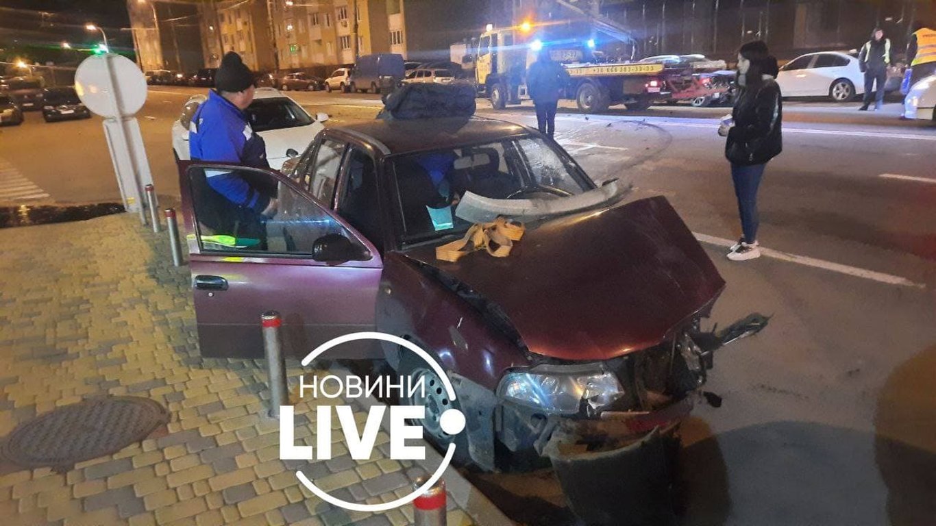 ДТП Киев - нетрезвый водитель протаранил автомобиль курьера
